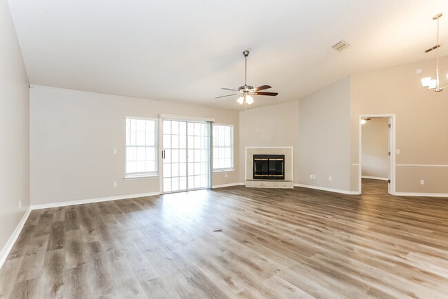 Photo - 8181 Loch Lomond Ln