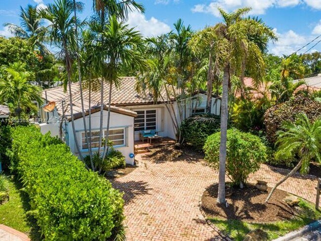 Photo - 8927 Hawthorne Ave