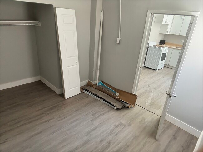 Photo - Three Bedroom in a Historic Building Unité 0104