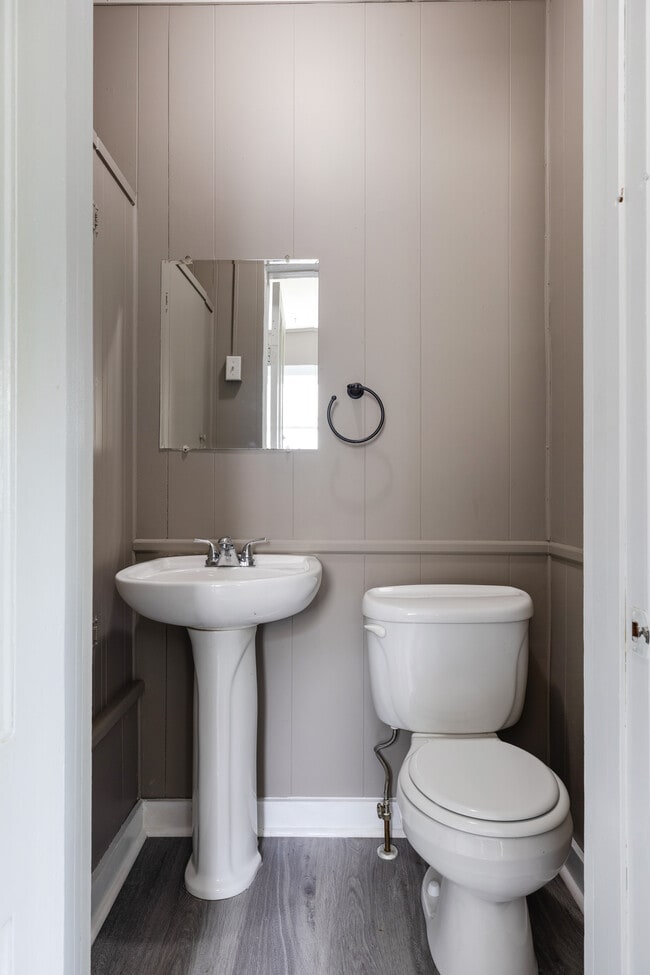 Photo - 355 W Clinton St