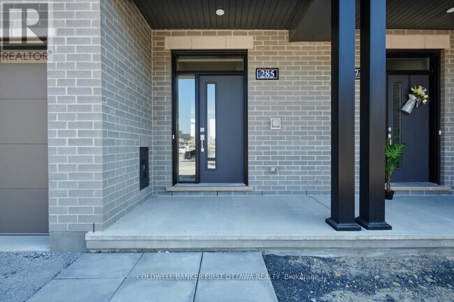 Photo - 285 Bankside Way