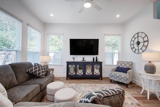 Living Room - 413 W Odell St Unit 1