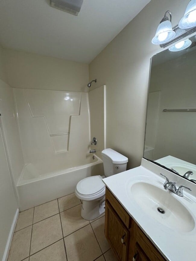 Photo - 3 Bedroom Townhouse in Bayshore Crossing