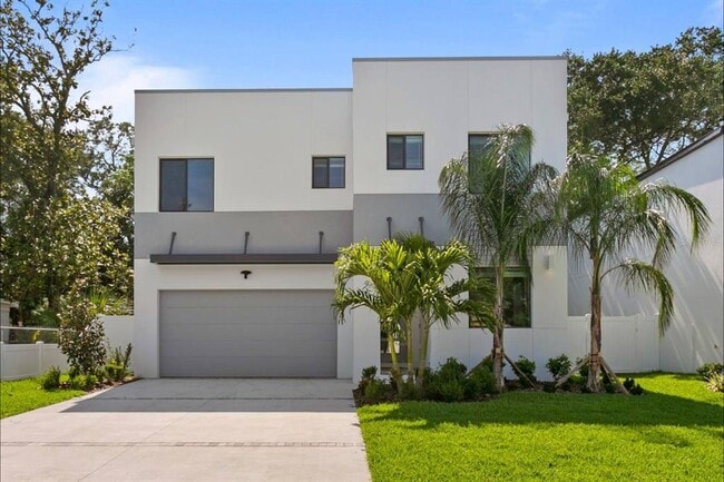 Building Photo - 914 N Newport Ave Rental