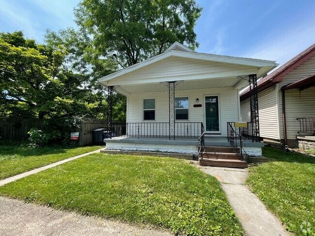 Building Photo - 2137 Woodford St Rental