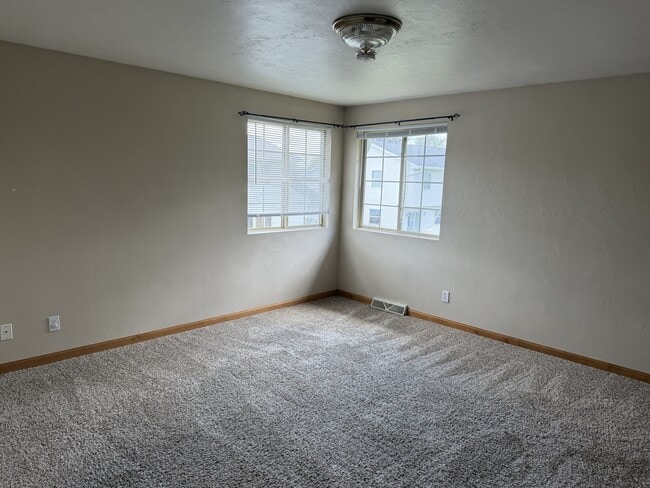 977-979-979 Aldrin St Unit 977 Aldrin St