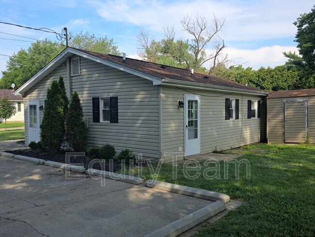 Building Photo - 4160 Hamilton Trenton Rd Unit 1 Rental