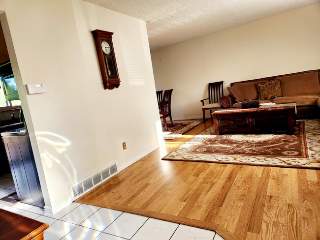 Photo - 1520 S Evanston St