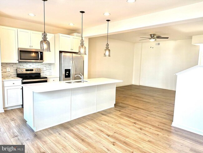 Photo - 227 Charterhouse St