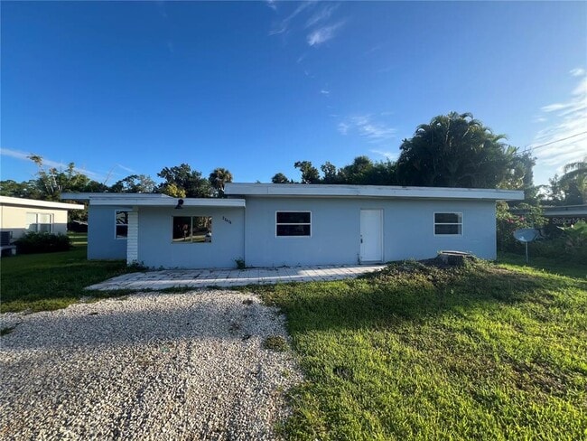 Building Photo - 23476 Harper Ave
