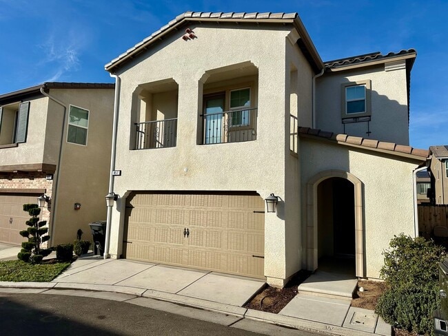 Building Photo - Newly Built 3/2.5 Bonadelle Home in Riverstone Community
