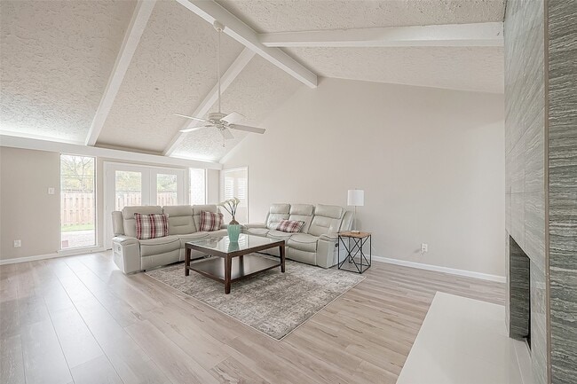 Photo - 6107 Sanford Rd