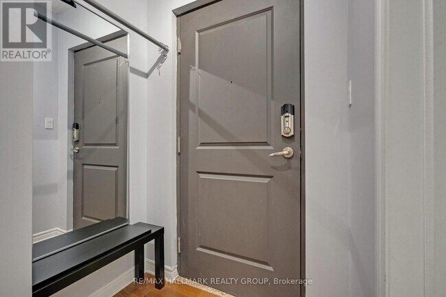 Photo - 429 Kent St Unit 105