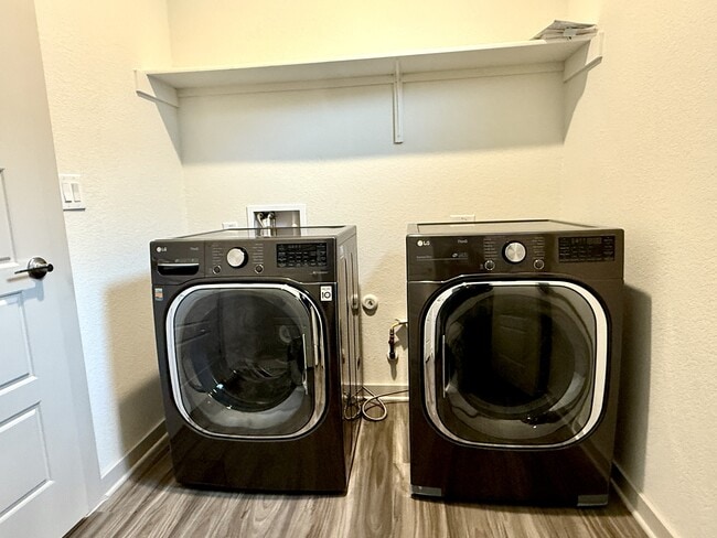 Photo - 13916 Lubeck Dr