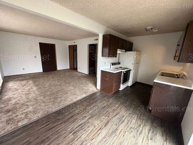 Photo - $750 - 2 bed 1 bath - Second floor Apartment Unit 369 E Marion Ct Apt 4