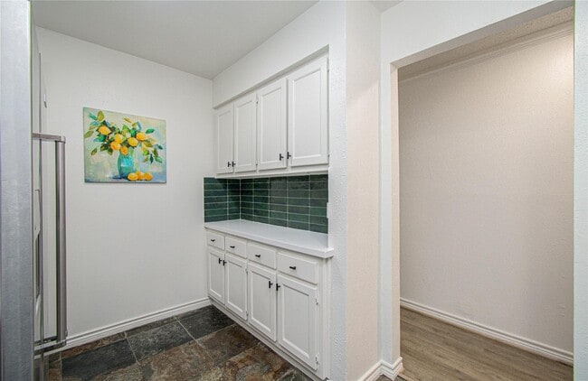Building Photo - 15309 Kingfield Dr Unit 9