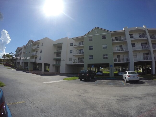 Building Photo - 8200 SW 210th St Unit 320
