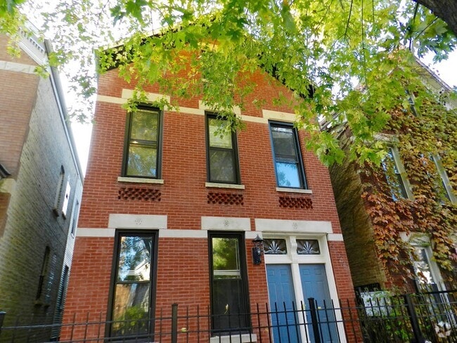 Building Photo - 2336 N Southport Ave Unit #1Front Rental