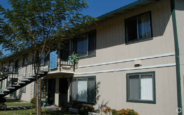 Photo - 2060 S Maple Ave