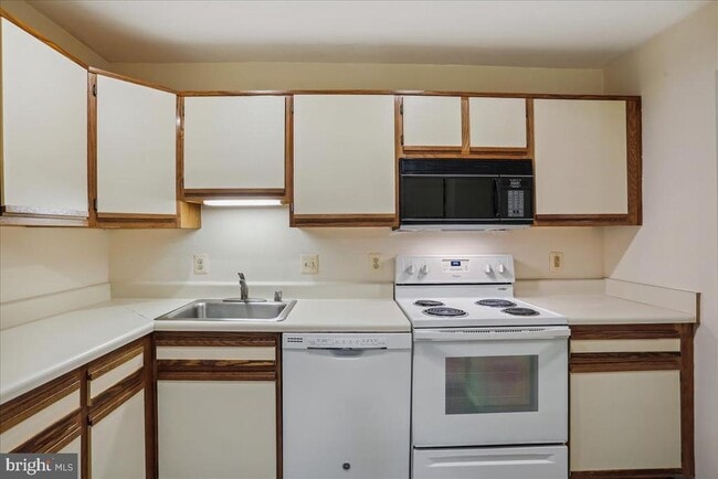 Photo - 18401 Guildberry Dr Unidad 104