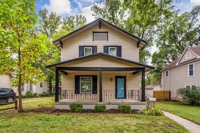 Building Photo - Coming Soon! Beautiful two story home in Winfield that showcases exceptional curb!