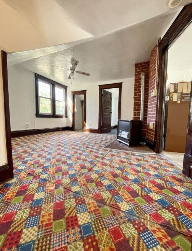 Photo - 806 E Loomis St Unit 2