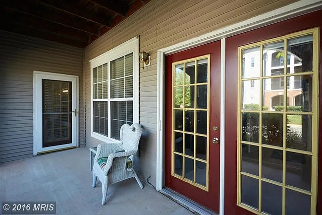 Photo - 20417 Riverbend Square Unidad 100