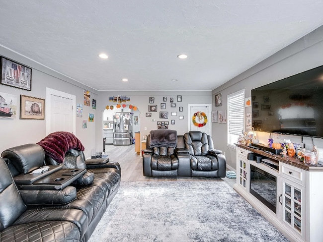 Photo - 705 S East St