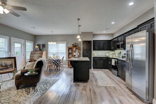 Photo - UNIT AVAILABLE 6/10/24 ! ! 2-BEDROOM 2-BATH DUPLEXES LOCATED IN NEOSHO!