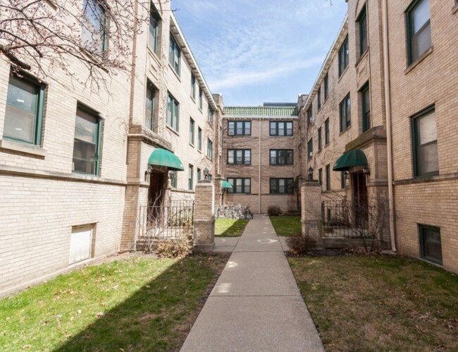 Photo - 4838 N Wolcott Ave Unit GDN