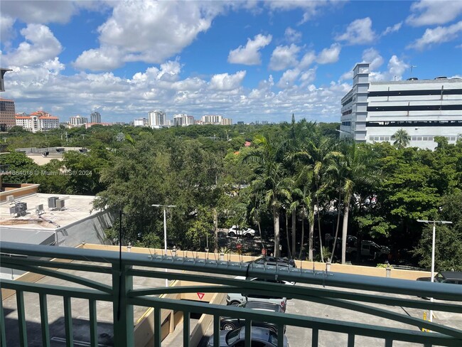 Photo - 3500 Coral Way Condominio Unidad 708