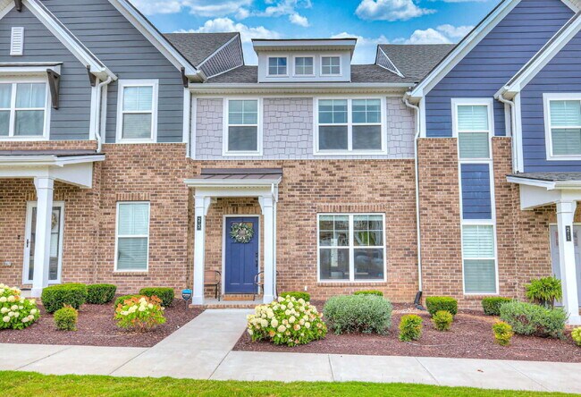Photo - Like-New Modern Townhome Near Dining, Shopping, Trails & Old Hickory Lake