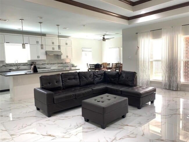 Photo - 5510 Teakwood Dr