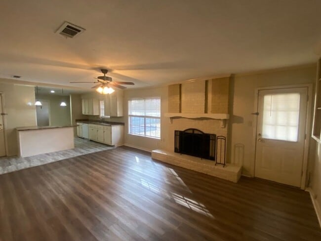 Photo - Renovated 3 Bedroom 2 Bath Home for Rent!