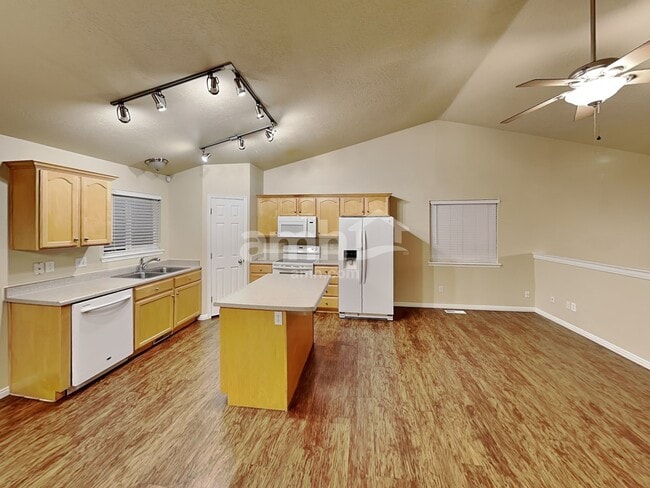 Photo - 10466 Doral Dr