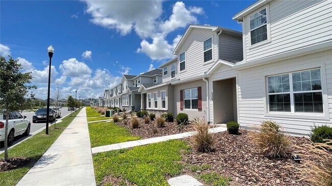 Photo - 428 HUCKLEBERRY Dr