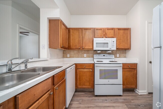 3BR, 2BA - 1,193SF - Kitchen - Brookside Gardens
