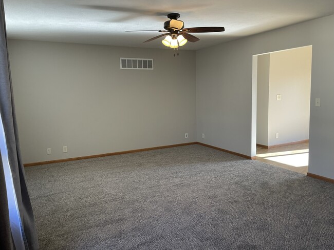 Photo - 5005 Meredeth St