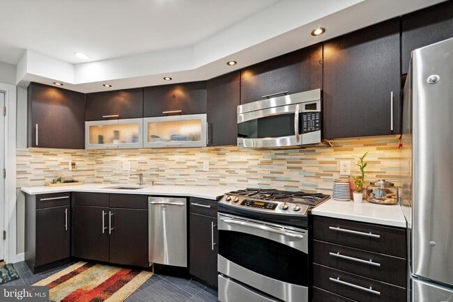 Photo - 444 Poplar St