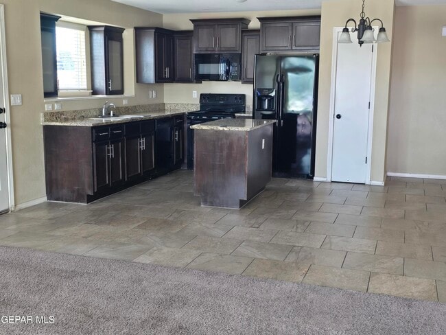 Photo - 808 Ballard Shapleigh Pl