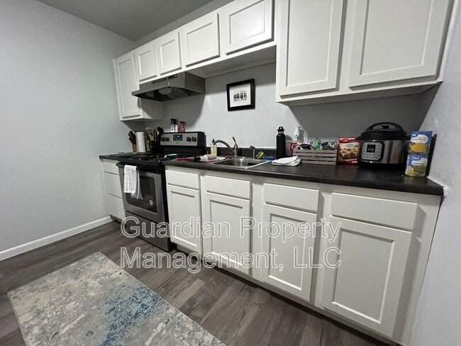 Photo - 123.5 N Main St