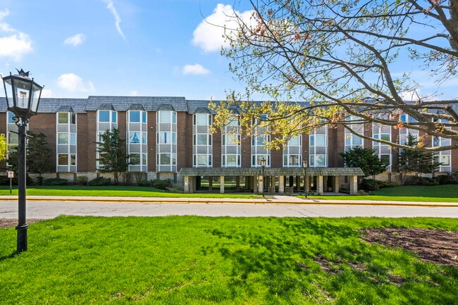 Building Photo - 201 Thames Pkwy Unit 2K