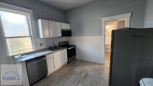 Photo - 826 E Duffy St