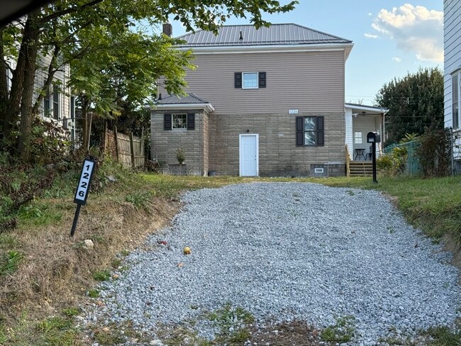 Building Photo - 1226 Pennsylvania Ave Rental