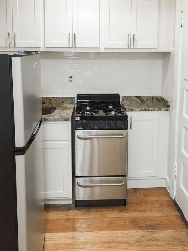 Photo - 538 W Cornelia Ave