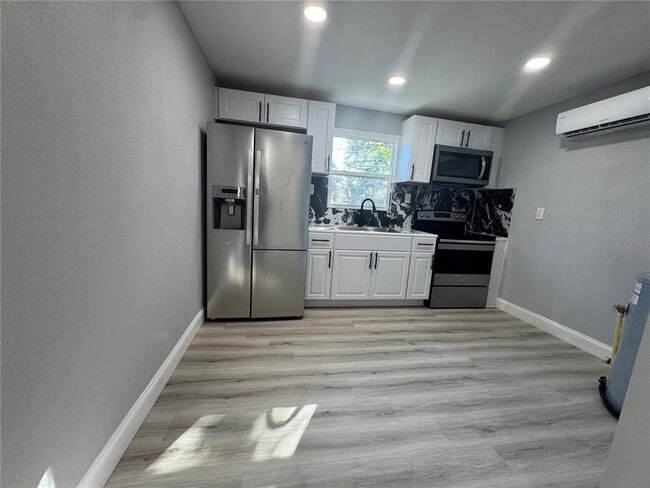 Photo - 5504 60th Way N