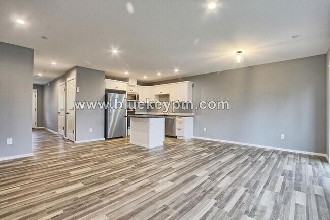 Unit 320: 3 Bed, 2.5 Baths Townhome in LaCenter