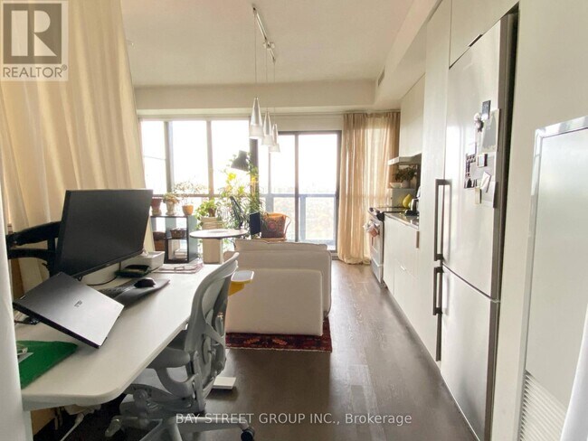 Photo - 101 Charles St E Unit 2909
