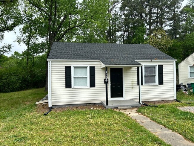 Photo - 1906 Wakefield Ave