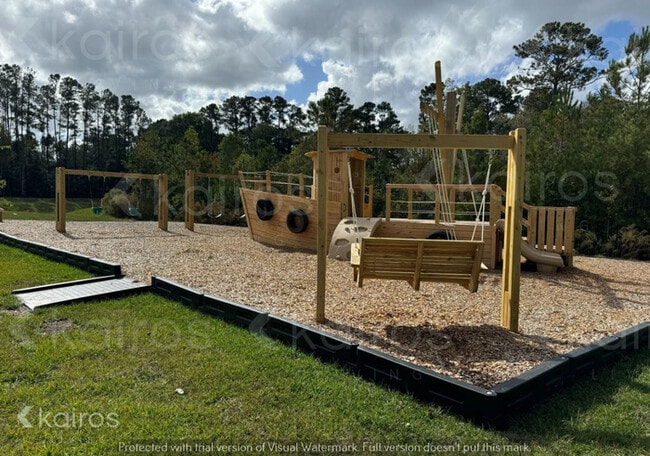 Photo - 133 Overstreet Way